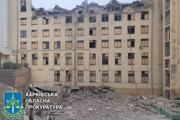 Ракетний удар по центру Харкова: в якому стані постраждалі