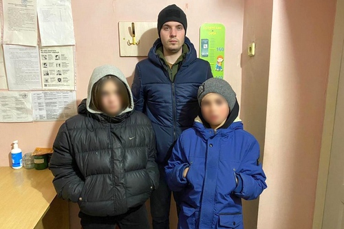 У Харкові біля супермаркету знайшли двох дітей: їх доправили у лікарню