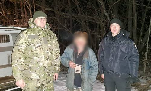У лісі на Харківщині знайшли чоловіка, який втратив надію повернутися додому