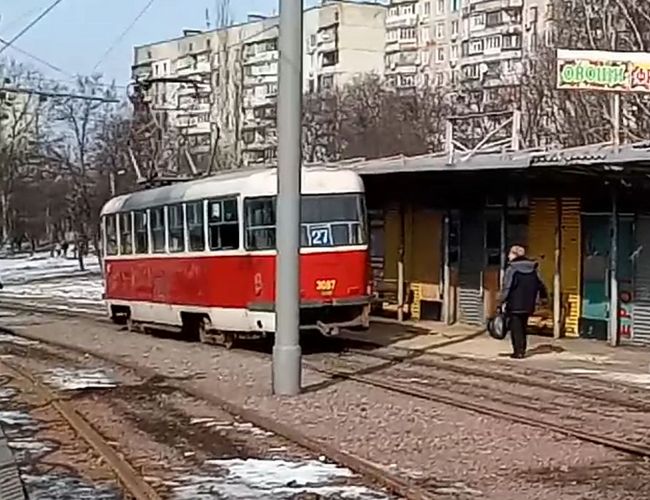 З 24 лютого на довоєнний маршрут повернувся трамвай №27