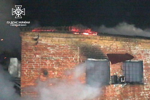 Велика пожежа сталася вночі у Харкові (фото)
