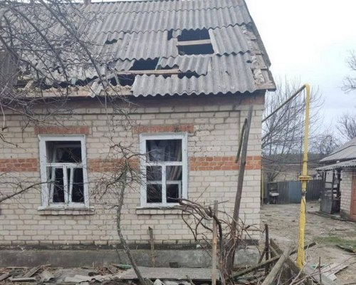 Обстріл передмістя райцентру на Харківщині: оприлюднено фото наслідків