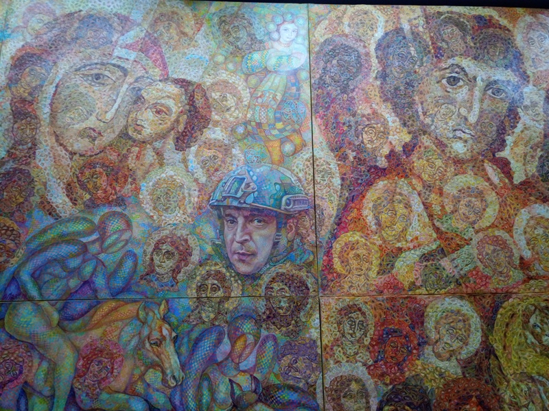 Картина «Україна понад усе. Харківський щоденник війни» у метрополітені
