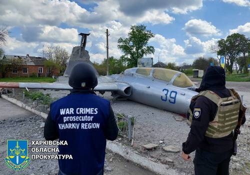 Загарбники в Харківській області розбили літак (фото)