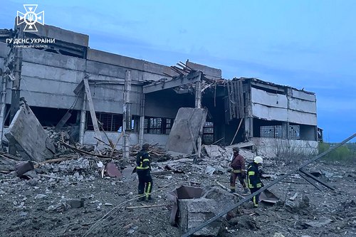 Ракетний удар по місту на Харківщині: оприлюднено фото наслідків