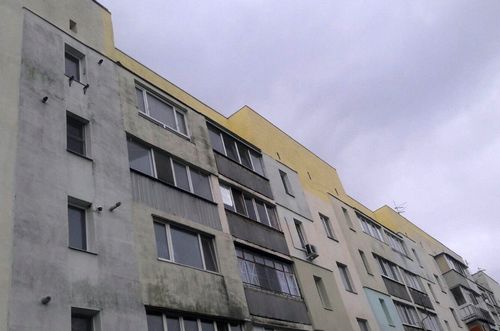 У Харкові відновлюють пошкоджений снарядами будинок: що вже зроблено (фото)