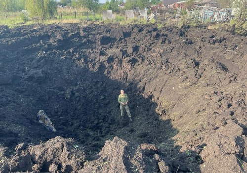 Ракетний удар по передмістю Харкова: оприлюднено фото наслідків