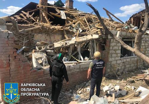 Потужні обстріли двох міст на Харківщині: оприлюднено фото наслідків
