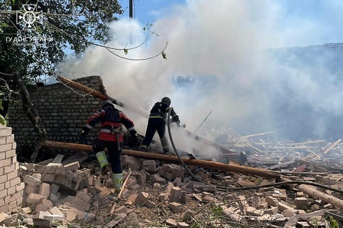 Загарбники знищили магазин в Харківській області (фото)