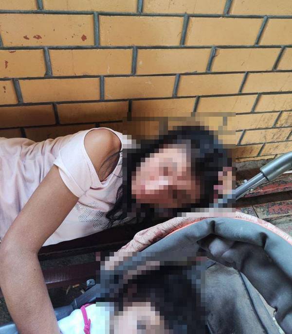 У Харкові на зупинці знайшли однорічну дитину: п’яна мати спала на лавці ФОТО