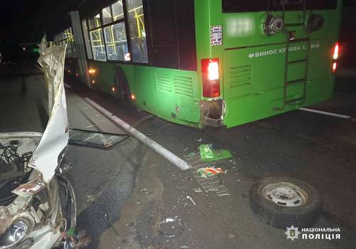 Аварія з тролейбусом сталася в Харкові (фото)