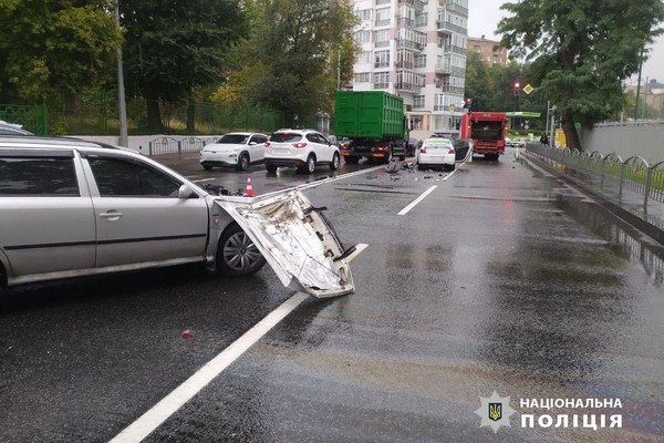 У Харкові сталася масштабна аварія (фото)