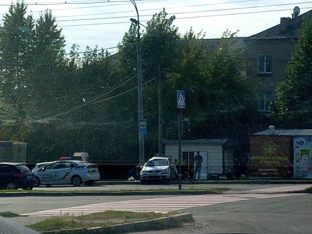 У Харкові сталася аварія: рух було заблоковано (фото, відео)