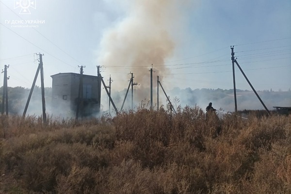 Загарбники спричинили велику пожежу на Харківщині (фото)