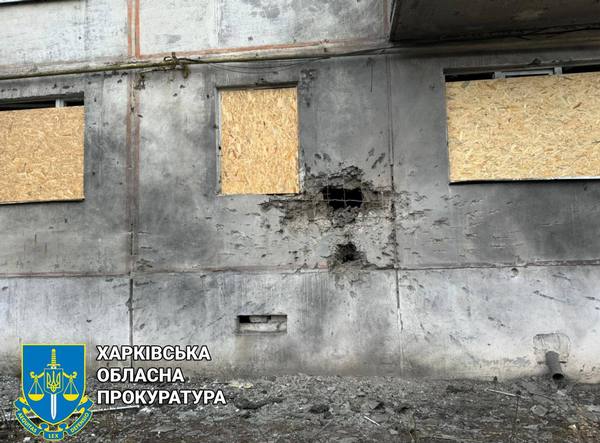 Окупанти протягом двох днів гатили по місту на Харківщині: фото наслідків