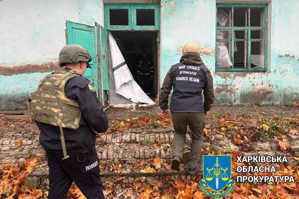 Окупанти вдарили по селу в Харківській області: кадри з місця