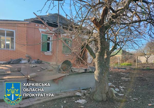 Обстріл великого селища на Харківщині: оприлюднено перші подробиці та фото