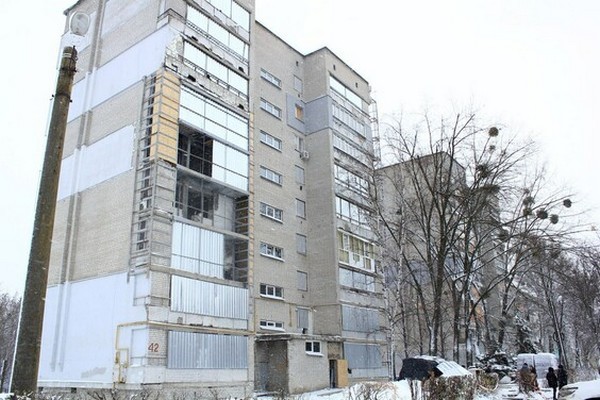 Довелося добудовувати один з під’їздів. Як у Харківському районі відновлюють будівлі, що були пошкоджені ворогом (фото)