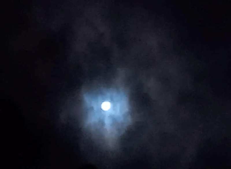 Цієї ночі харків'яни помітили оптичне явище на небі (фото, відео)