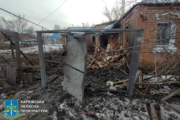 Окупанти обстріляли селище в Харківському районі: фото наслідків