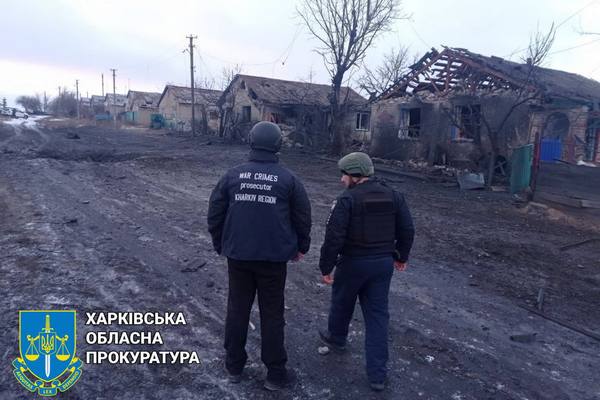 Окупанти скинули авіабомбу на село в Харківській області: пошкоджено десятки будинків (фото)