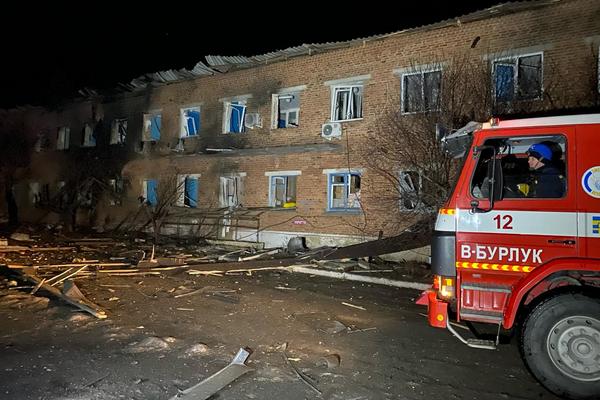 Удар авіабомбами по лікарні на Харківщині: оприлюднено фото наслідків