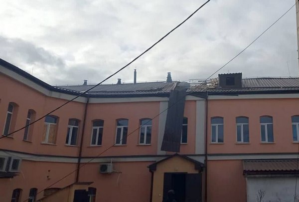 Загарбники продовжують нищити місто на Харківщині: що було розбито сьогодні та вчора (фото)