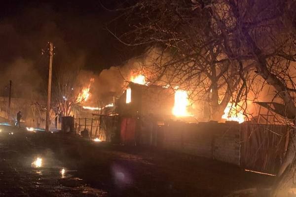 Масштабна пожежа внаслідок атаки безпілотниками на Харків: кадри з місця