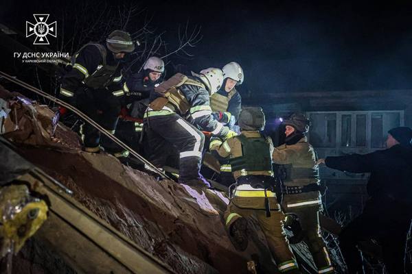 Ракетний удар по багатоквартирному будинку на Харківщині: завершено аварійно-рятувальні роботи (фото)