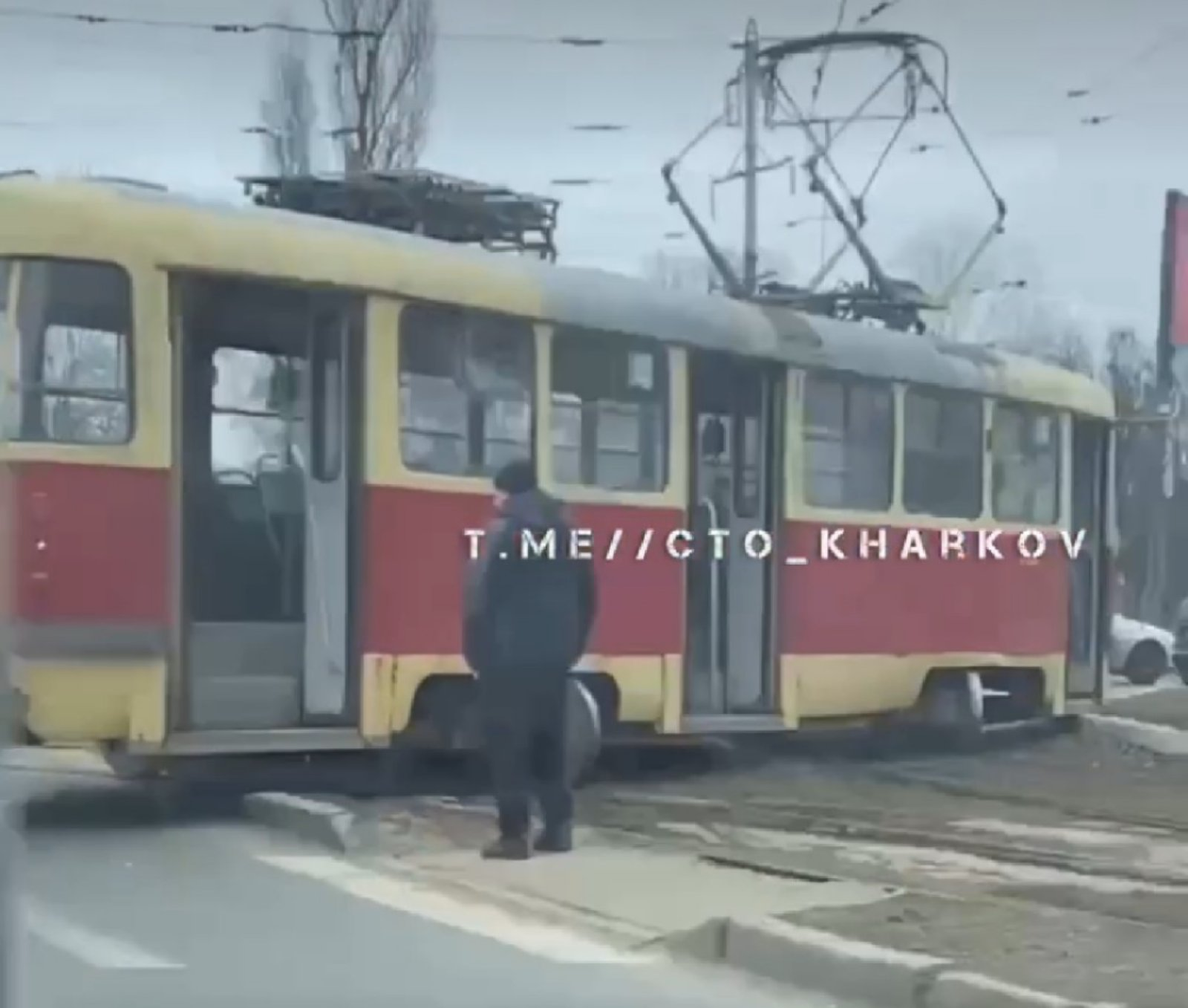 На дорозі посеред Харкова сталася аварія (фото, відео)