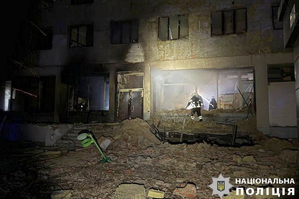 Окупанти вночі вдарили безпілотниками по Харкову: що пошкоджено (доповнено, відео)