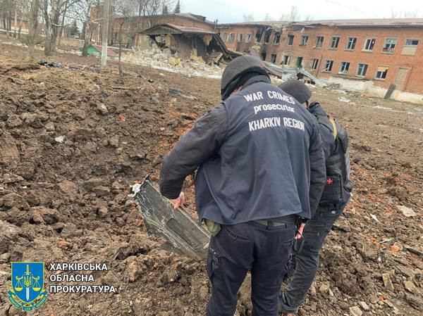 Загарбники завдали авіаударів по лікарні в Харківській області