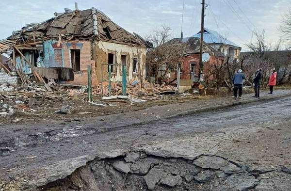 Росіяни скинули авіабомби на селище в Харківському районі