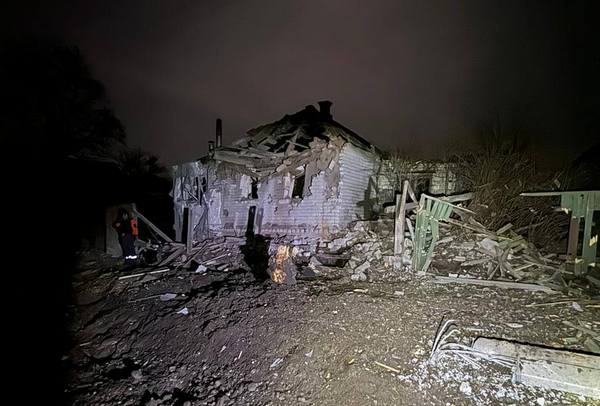 Окупанти тричі вдарили по місту на Харківщині: є поранені