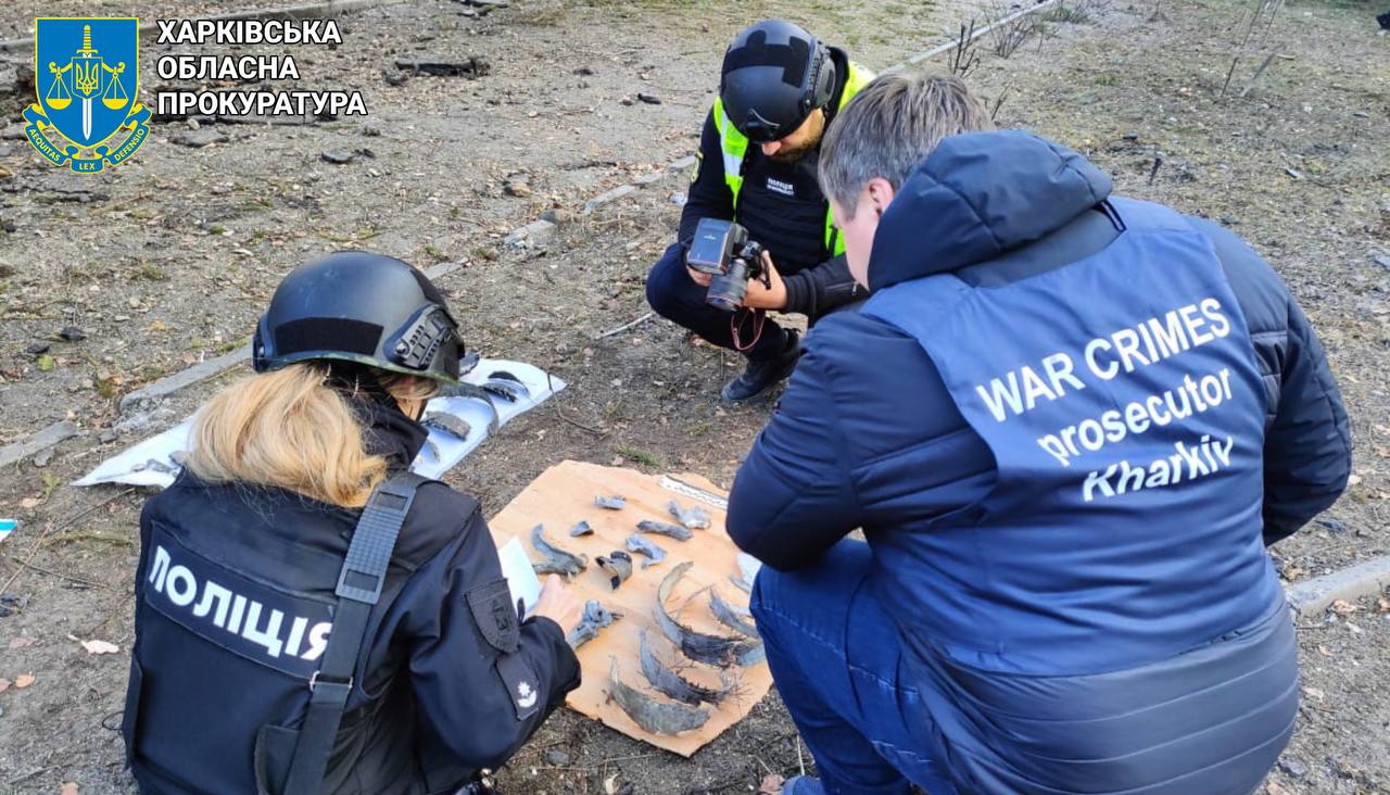 Удар з авіації по Харкову: оприлюднено перші кадри з місця влучання снарядів