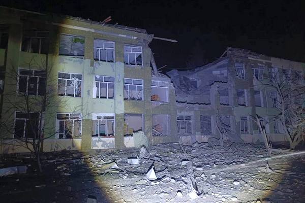 Загарбники скинули бомби на центр громади в Харківській області (фото)