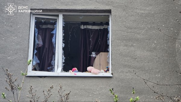 Обстріл середмістя Харкова: оприлюднено кадри з місця прильотів (фото, відео)