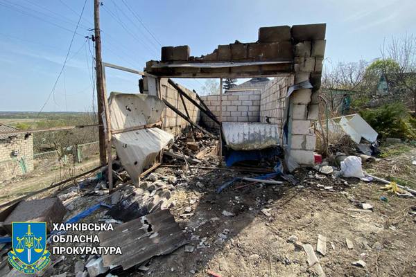 Окупанти обстріляли місто в Харківській області: зруйновано будинок (фото)