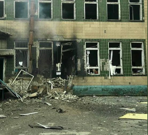 Росіяни вдарили авіабомбою по будівлі пошти в Харківській області
