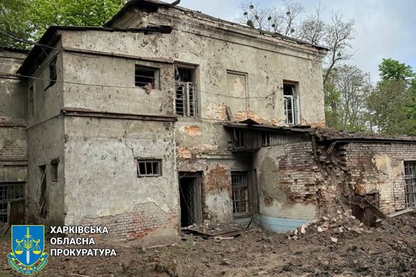 Ворог уночі вдарив ракетами по Харкову: оприлюднено кадри з місця прильотів