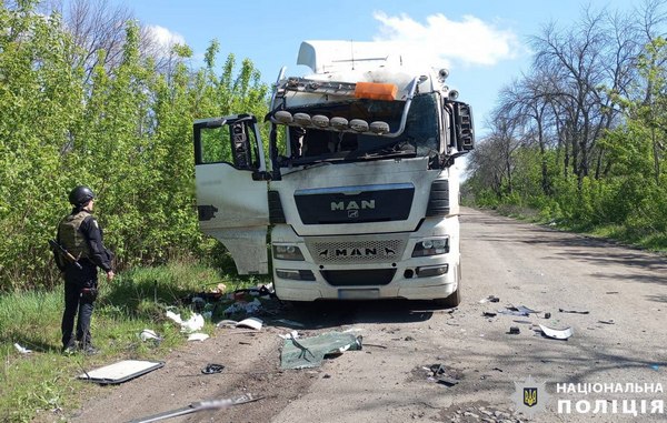 Росіяни дроном атакували автомобіль у Харківській області