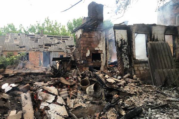 Загарбники розбили будинки в селі на Харківщині (фото)