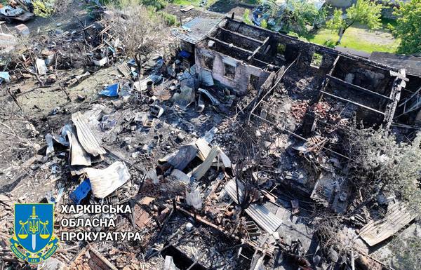 Зруйновані будинки та знищені автомобілі. Оприлюднено фото наслідків ворожої атаки безпілотниками на Харків