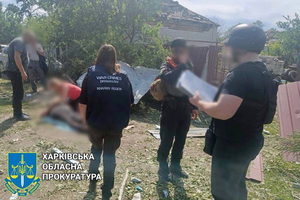 Росіяни вдарили авіабомбами по селу на Харківщині: постраждали діти (фото)
