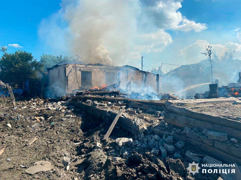 Пожежа, руйнування і поранені. Ворог обстріляв три населені пункти на Харківщині (фото)