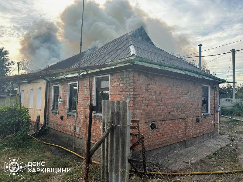 Кадри з місця ворожого обстрілу на Храківщині: збільшилася кількість поранених (фото)